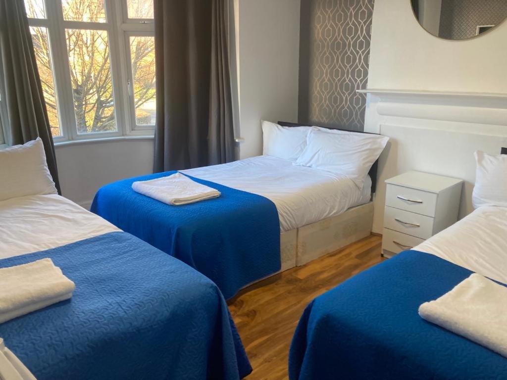 Twin Towerd Hotel لندن المظهر الخارجي الصورة